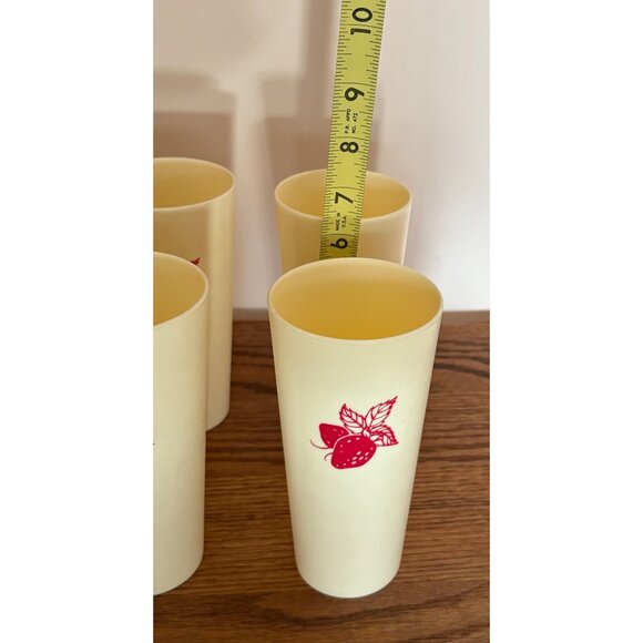 Vintage Nasco #1072 Beige/Red Plastic Tumblers Cups Red Strawberry Print Set 6 - Picture 3 of 8